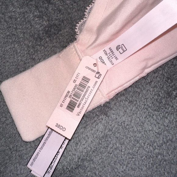 Brand new Victoria’s Secret Bra 38DD NWT - Picture 3 of 4